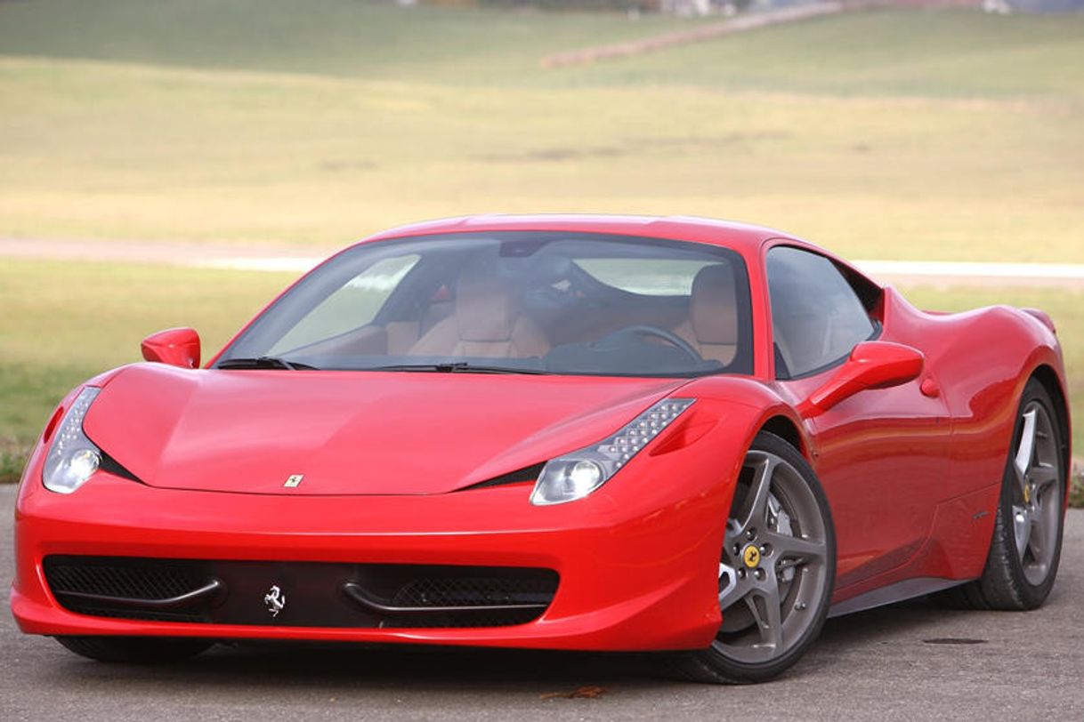 Moda https://cdn.carbuzz.com/gallery-images/2015-ferrari-458-ital