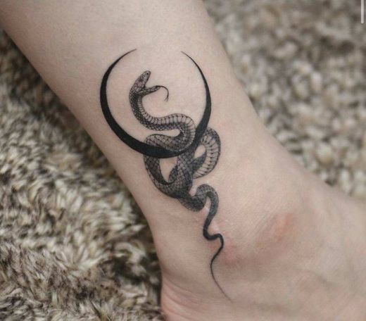 Tatto na perna