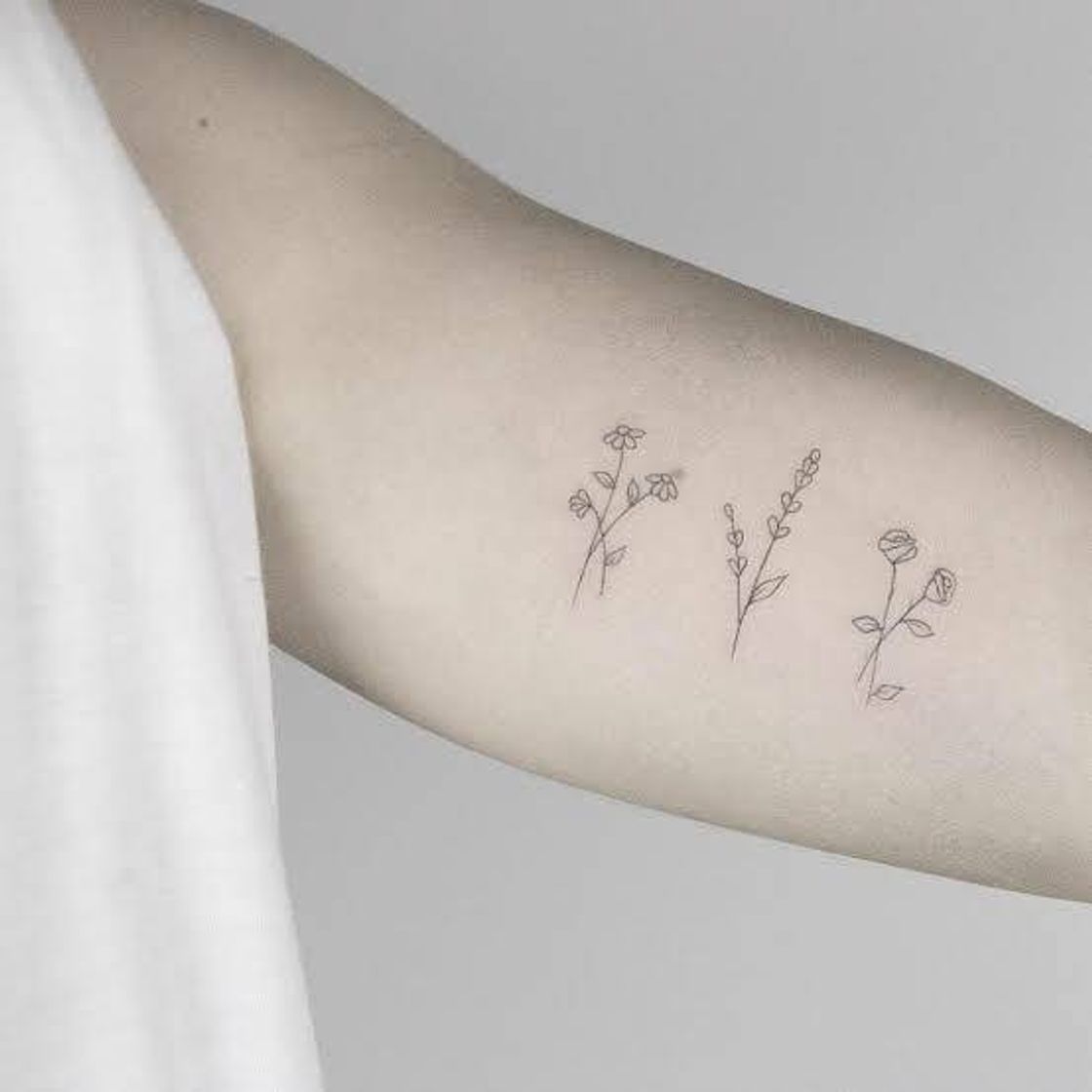 Fashion Tatuagem minimalista