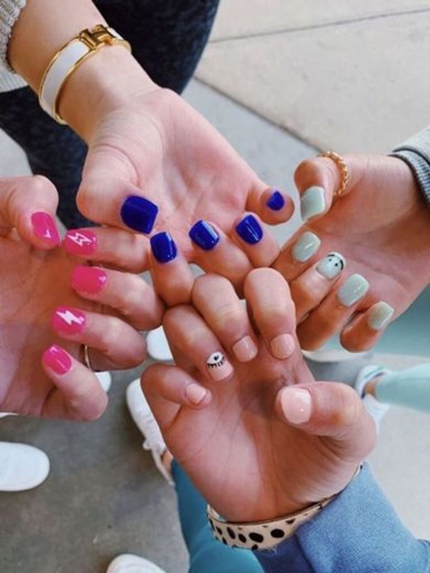 Moda Unhas coloridas amo