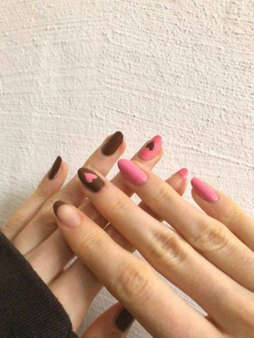 Moda brown & pink nails