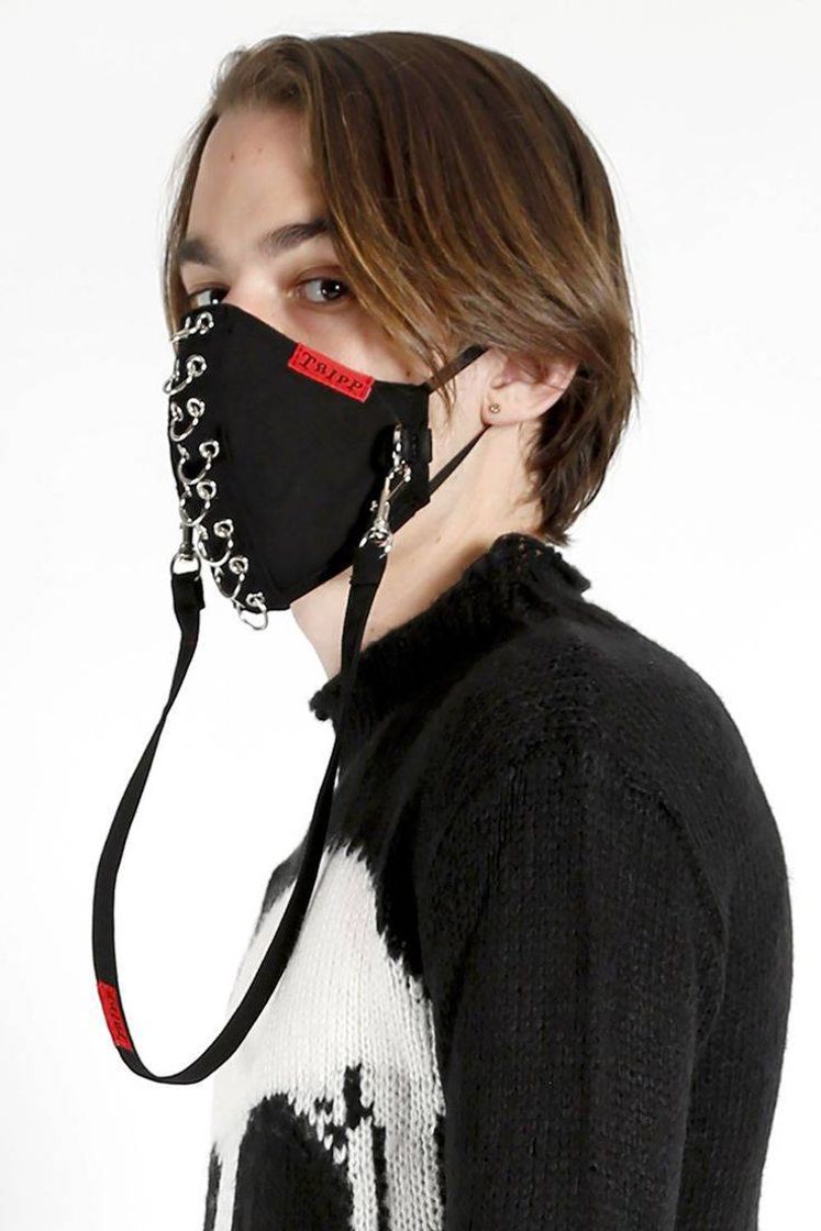 Moda Pierced Black Mask