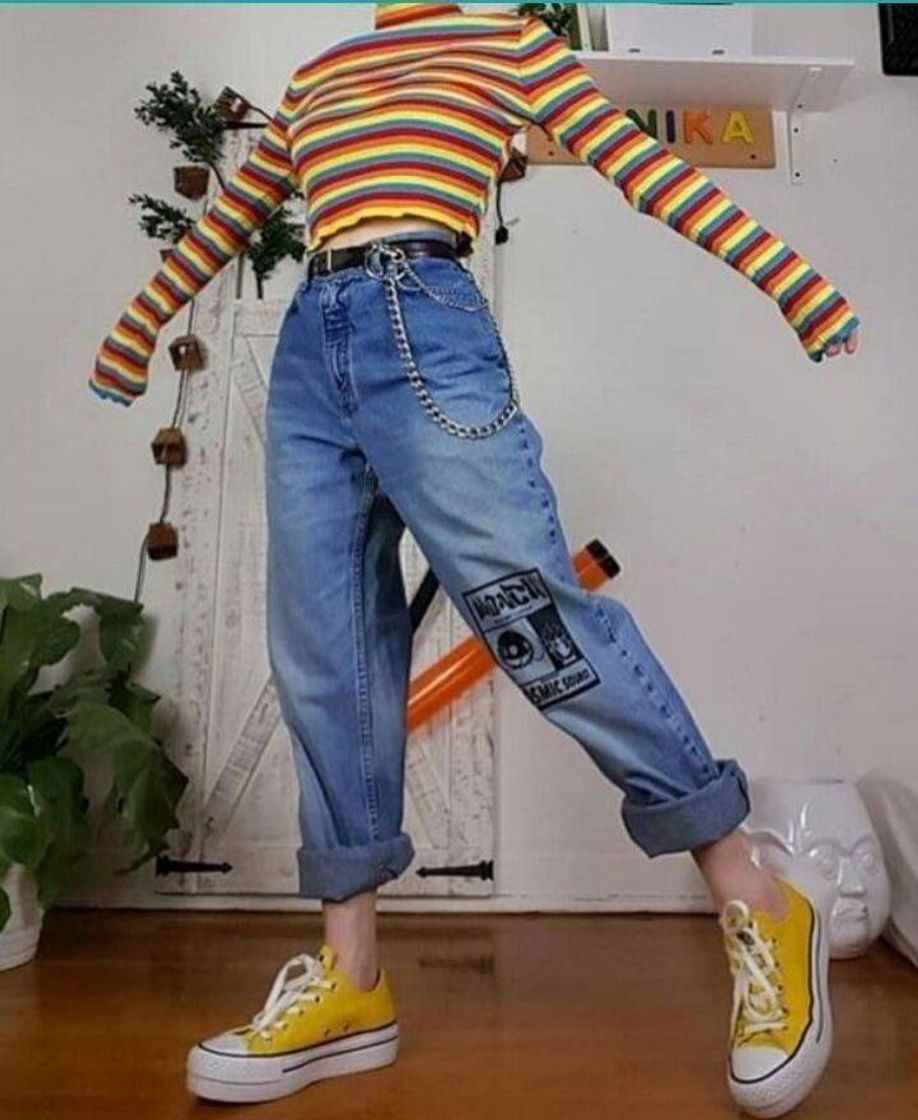 Social blusa com listras e calça com correntes 