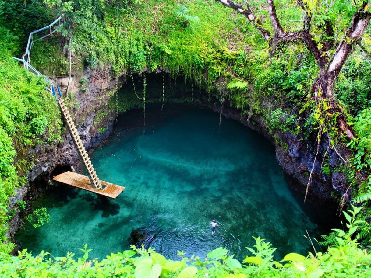 Place To-Sua Ocean Trench