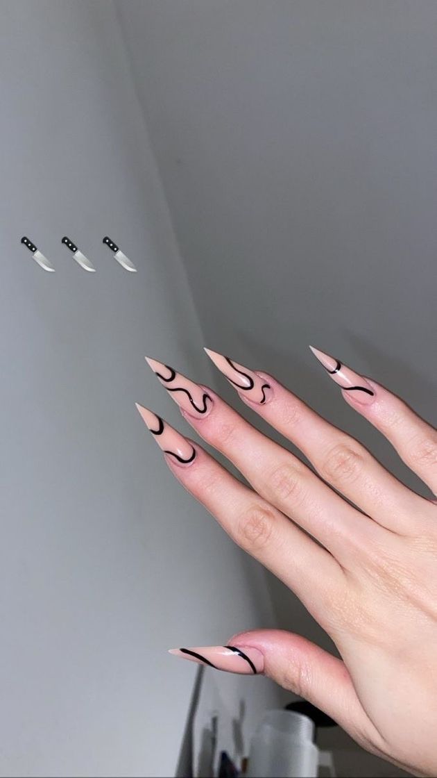 Unhas estilete 