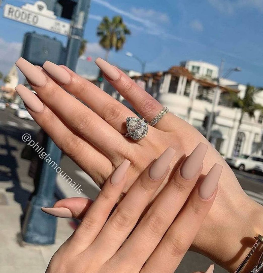 Fashion Nude nails