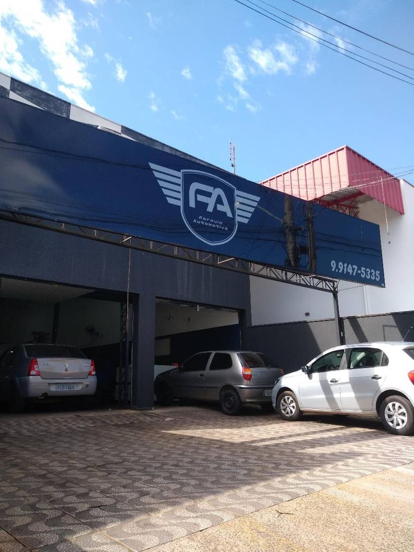 Lugar Fórmula Automotiva - Oficina Mecânica