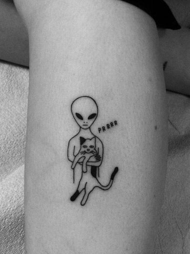 👽