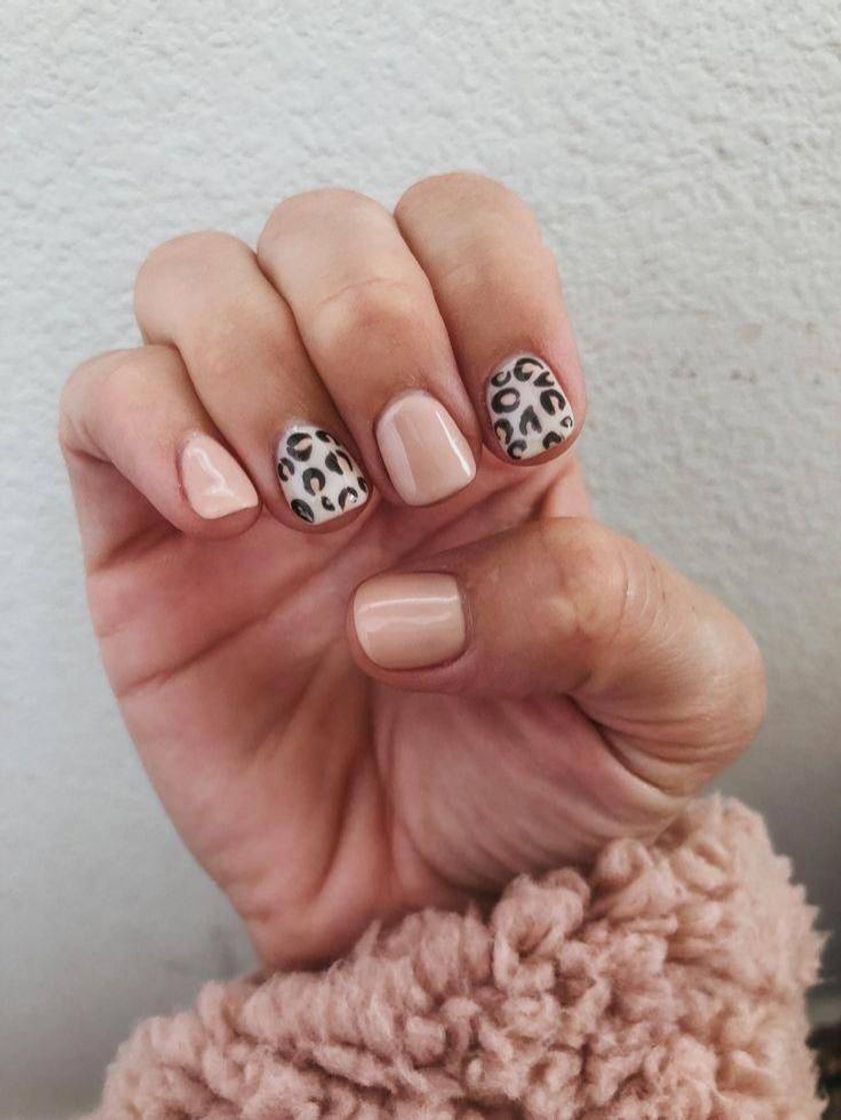 Moda animal print nail art