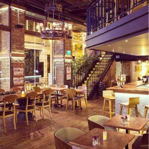 Parole Cafe | Restaurant | Lounge