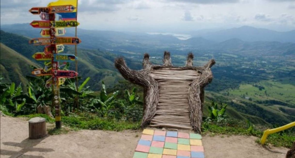 Lugar Mirador de la mano gigante real