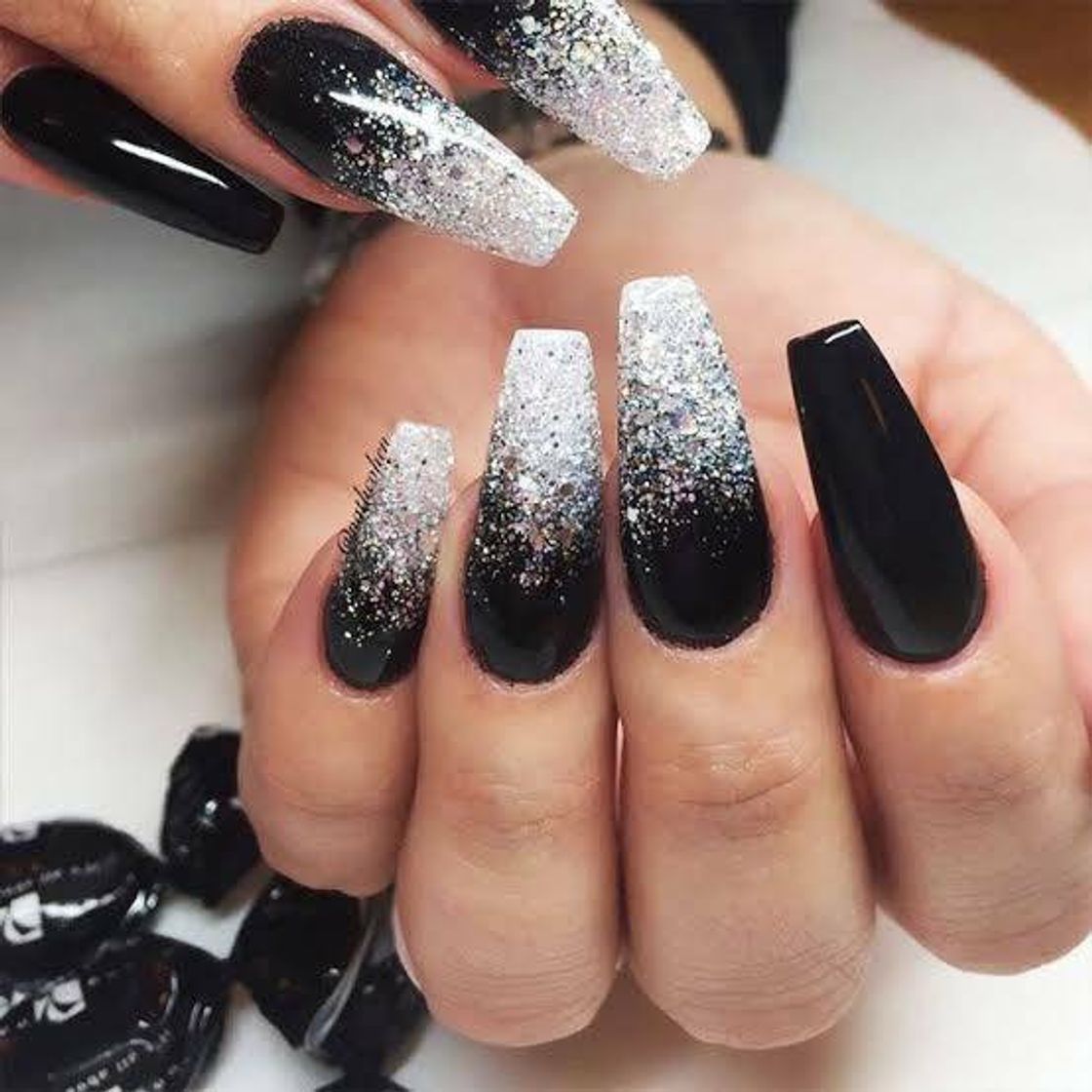 Moda ▪︎Pin em Unhas 💅