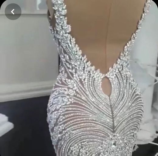 Vale muito vê esse vídeo desse vestido que é um LUXO