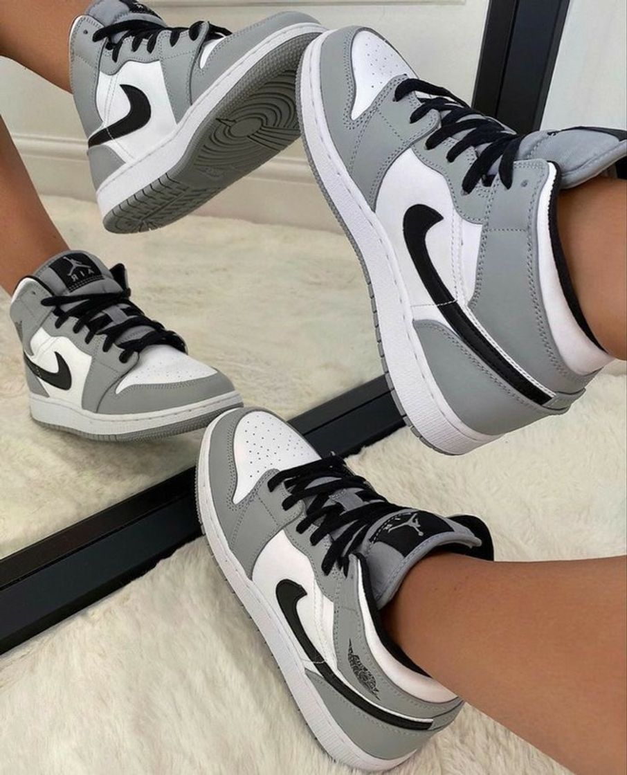 Moda Air Jordan 1 mid “Light Smoke Grey” 