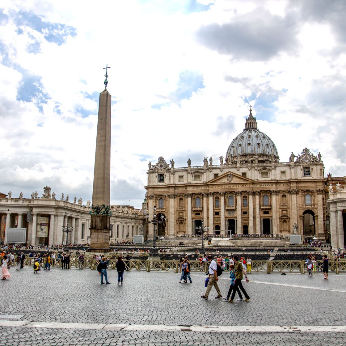 Places Piazza San Pietro