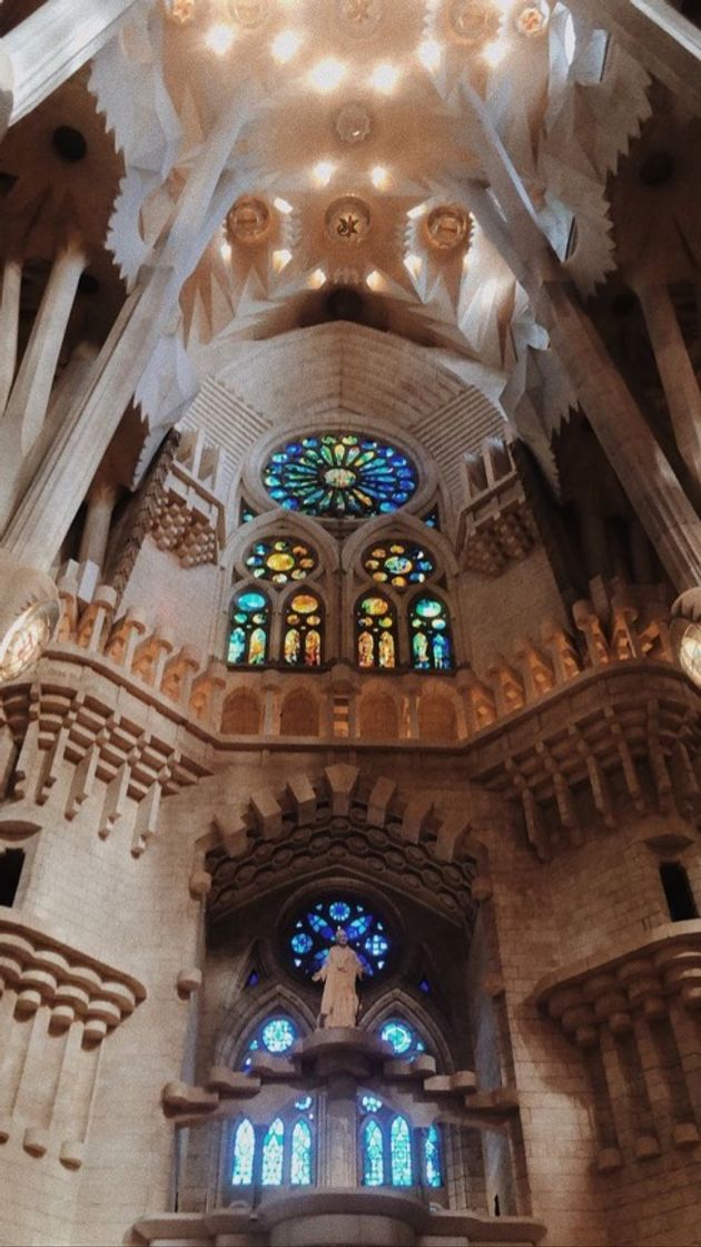 Fashion Interior da Catedral da Sagrada Família