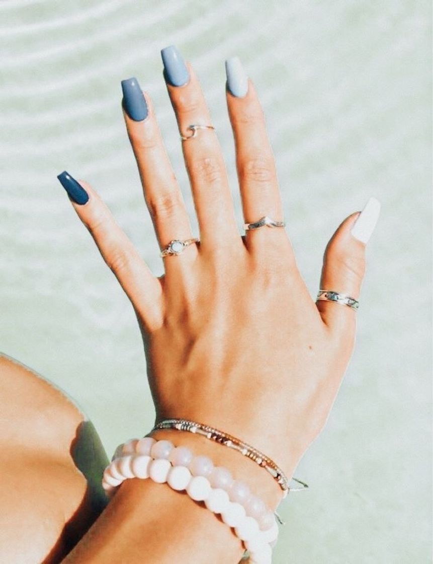 Fashion blue nails