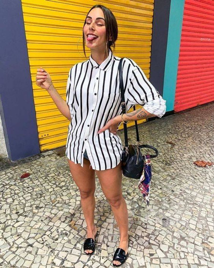 Fashion Camisão com shorts jeans 