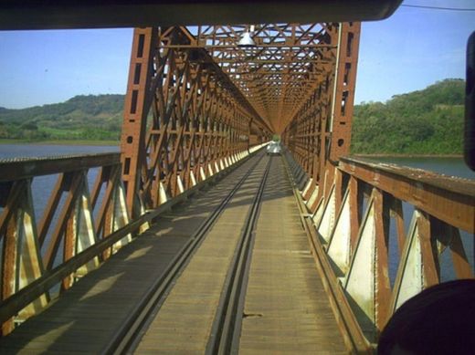 Ponte Metálica Rodoferroviária