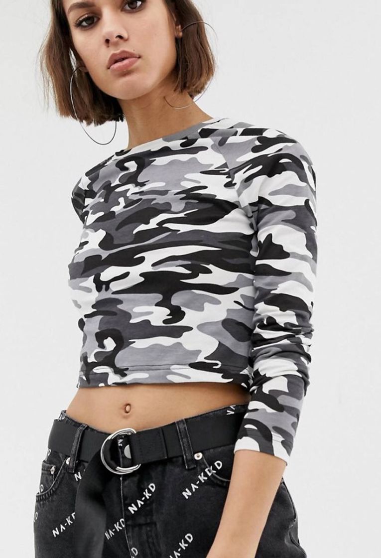 Moda Na-kd cropped long sleeve top in camp print