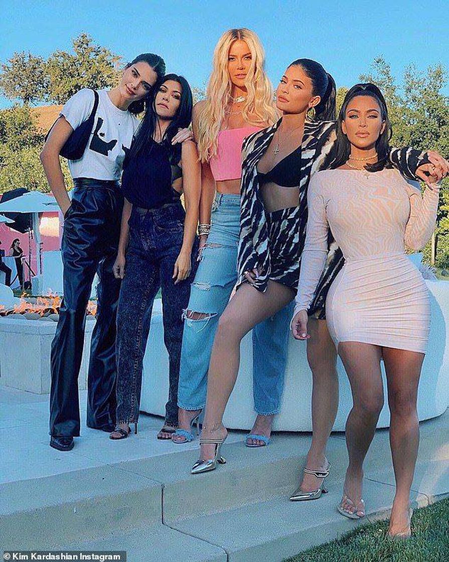 Fashion Kendall, Kourtney, Khloe, Kylie e Kim!