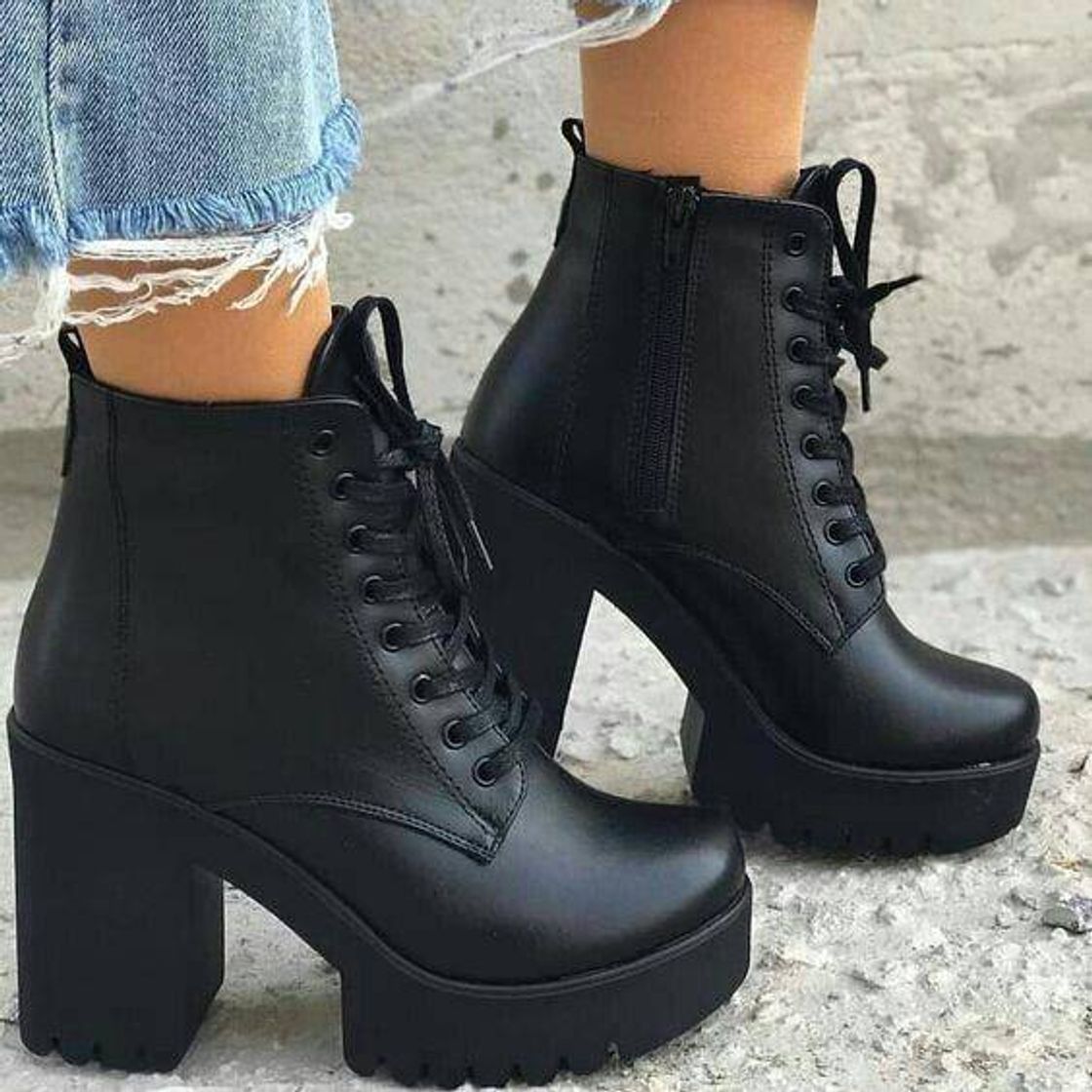 Fashion 😍Bota Coturno Tratorada Vicerinne

