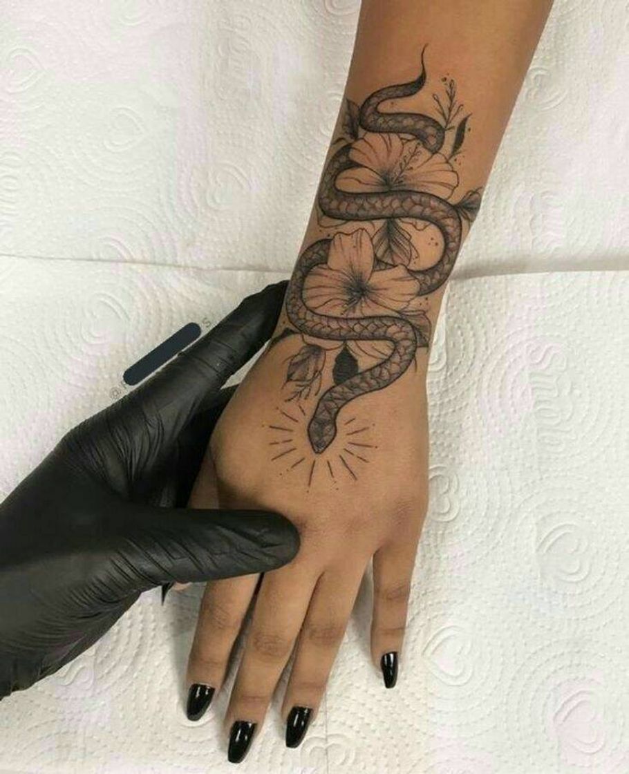 Moda Tatto cobra 