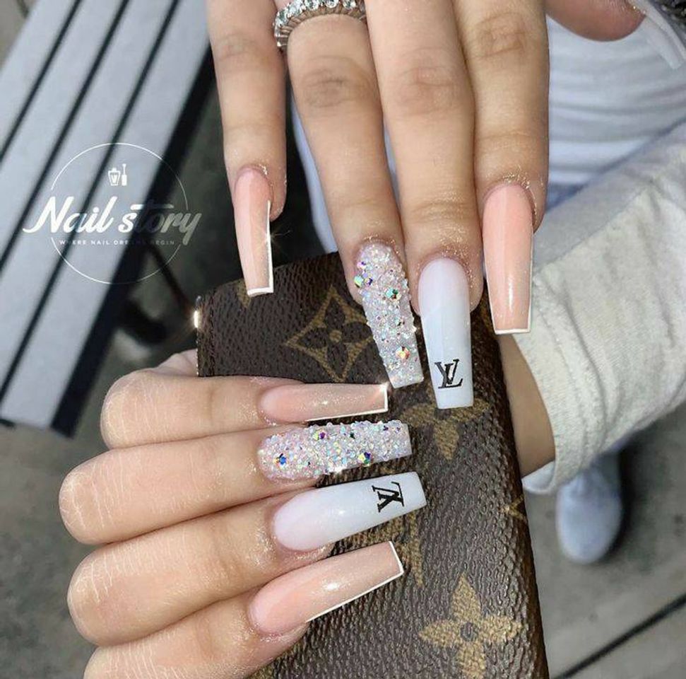 Fashion Glossy White 🤍