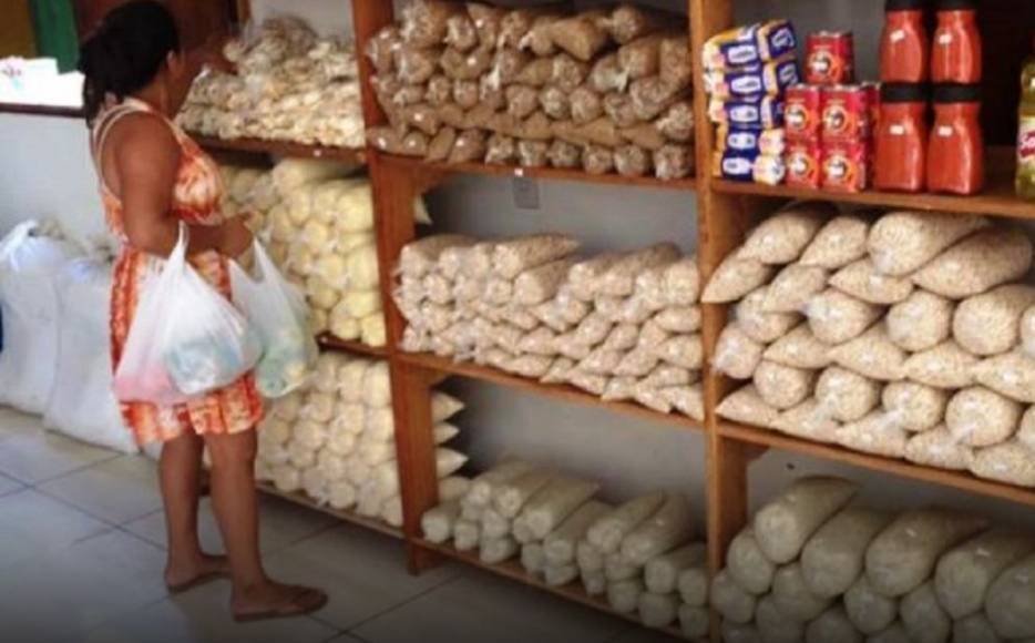 Fashion 1º supermercado em Br em que se troca lixo por comida