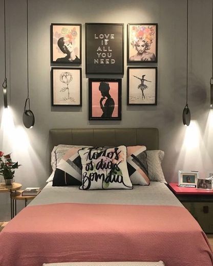 Social Room Decor 