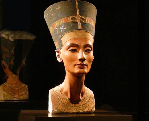 Encontrada câmara secreta de Nefertiti no túmulo de Tutankha