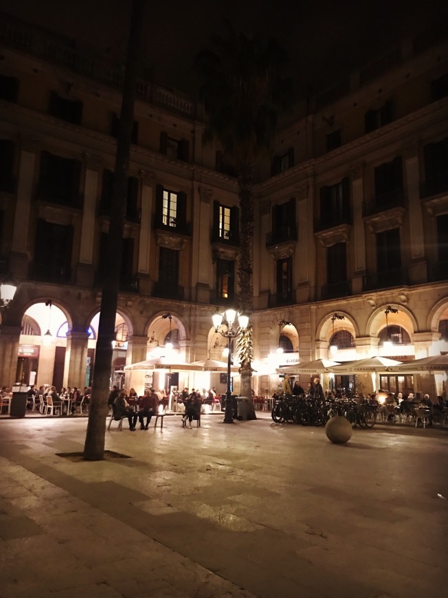 Lugar Plaça Reial