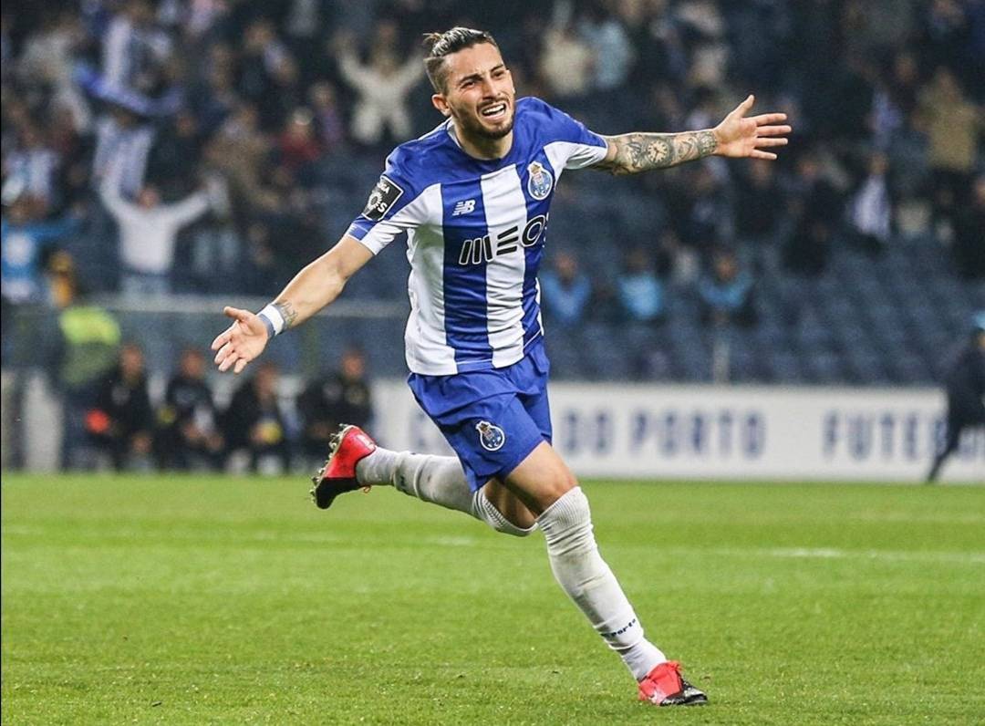 Social Alex Telles