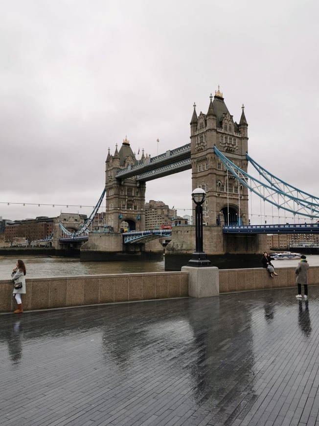 Place Tower Bridge