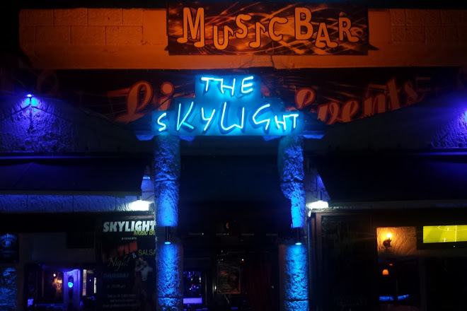 Lugar Skylight Music Bar