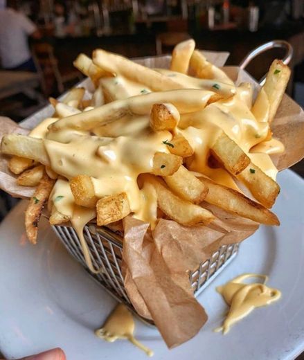 CHEESE AND FRIES 