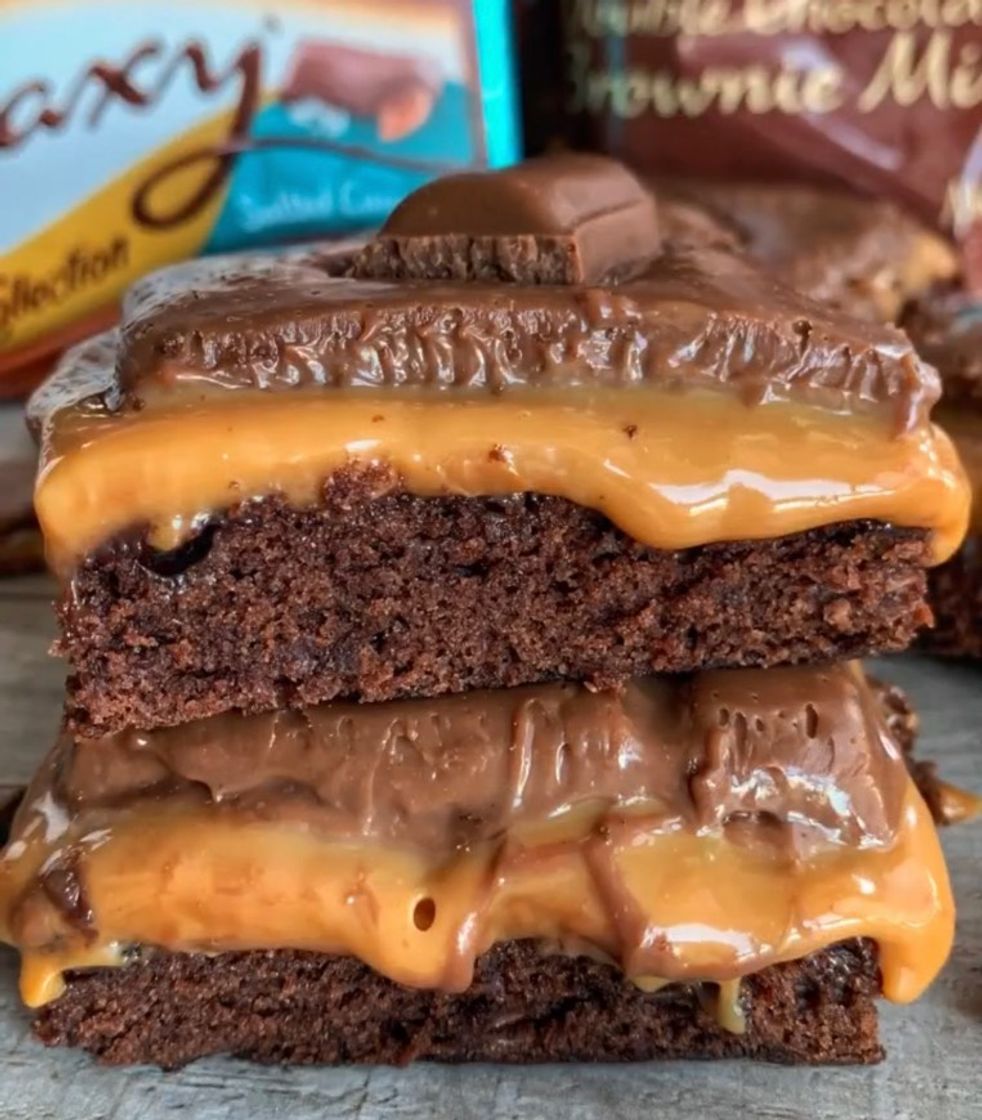 Restaurantes CARAMEL POKE BROWNIE 