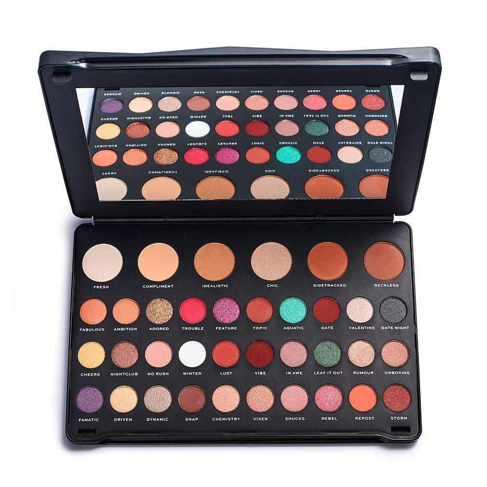 Product Makeup Revolution shook! eyeshadow palette