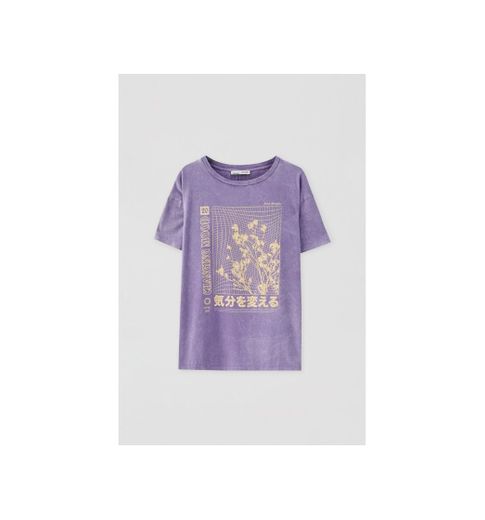 Camiseta lila ilustración flores