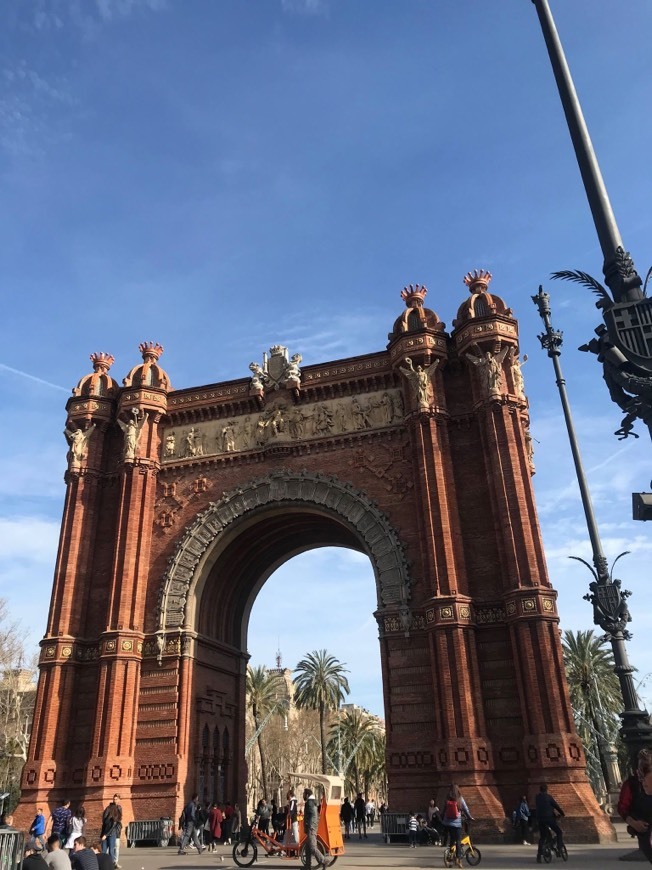 Place Arc de Triomf