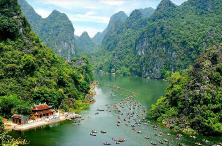 Lugar 
Ninh Binh