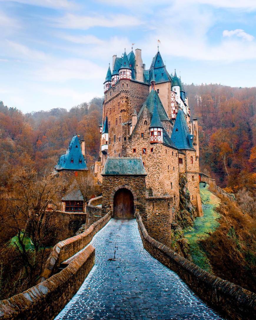 Place Eltz Castle