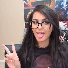 Moda Sssniperwolf (Lia)