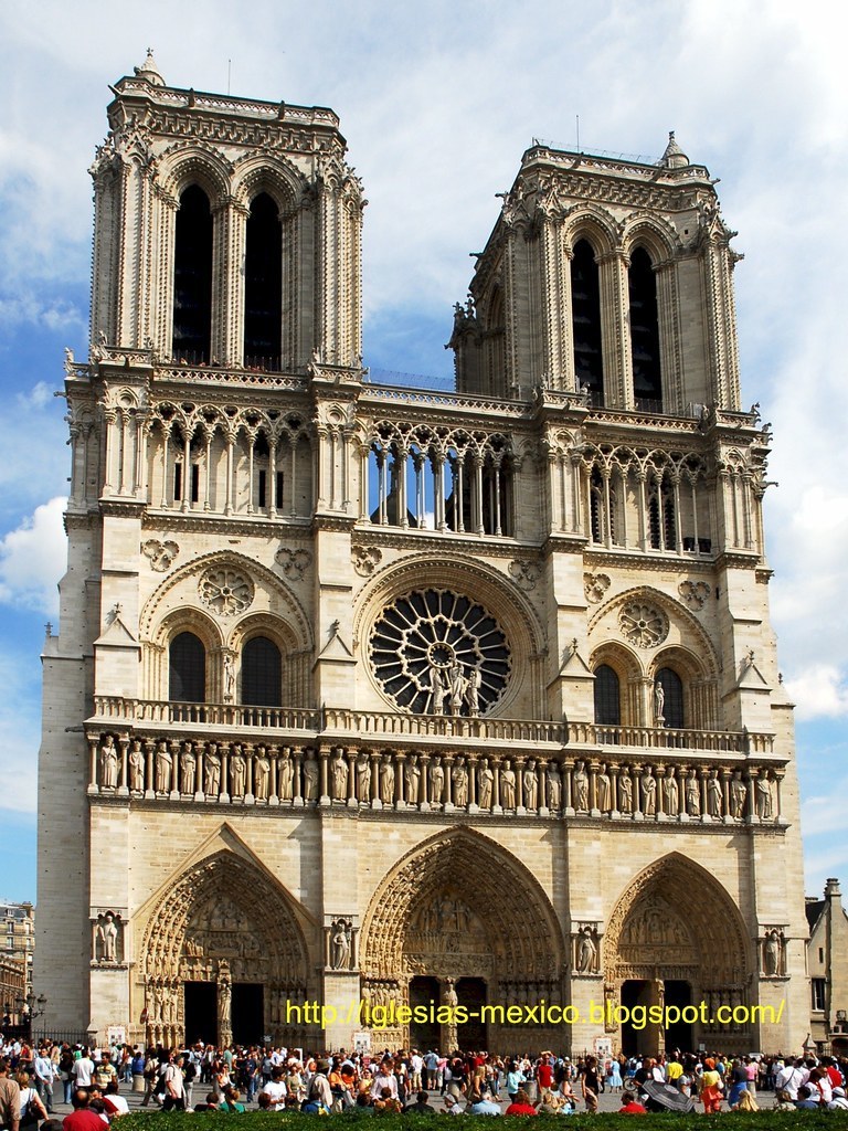 Place Catedral de Notre Dame