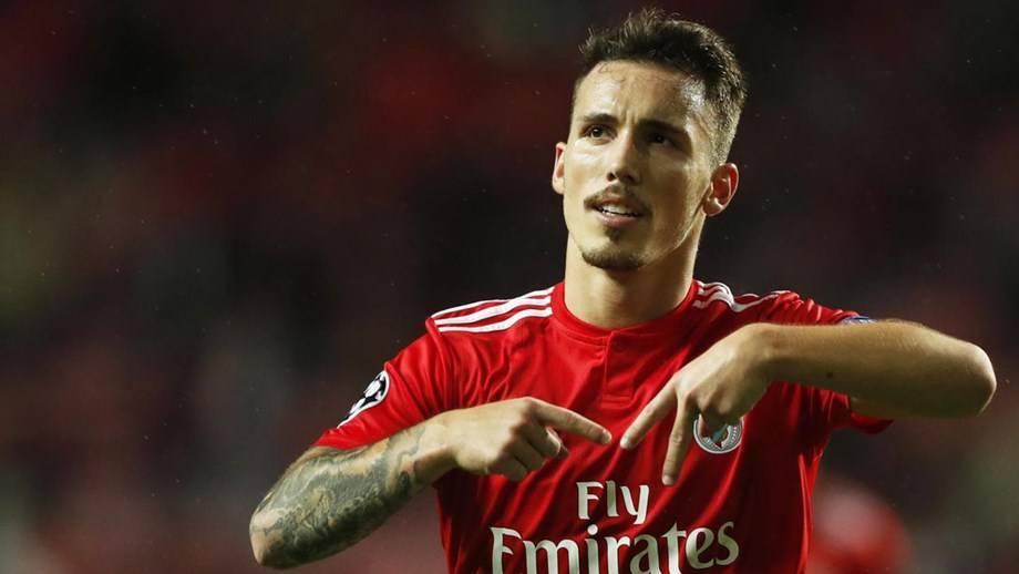 Alex Grimaldo (Defesa) 24 anos - Espanha