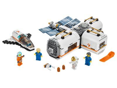 Fashion Lunar Space Station 60227 | City | Buy online at the Official LEGO ...