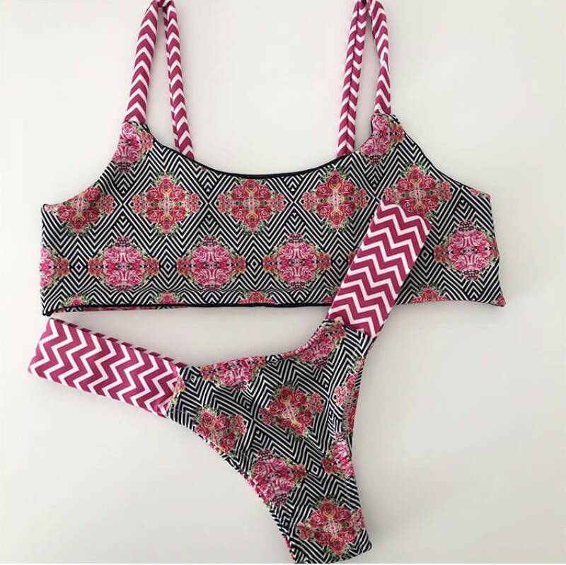 Moda Bikini com padrão 