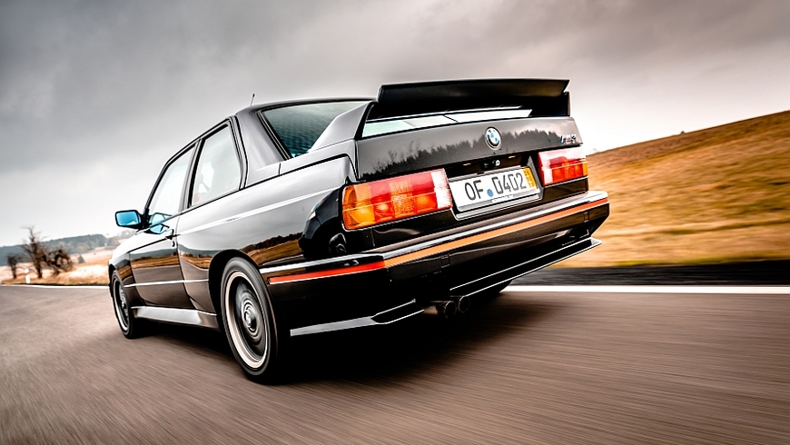 Fashion BMW M3 E30: the M essence