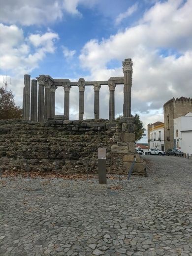 Templo romano de Évora