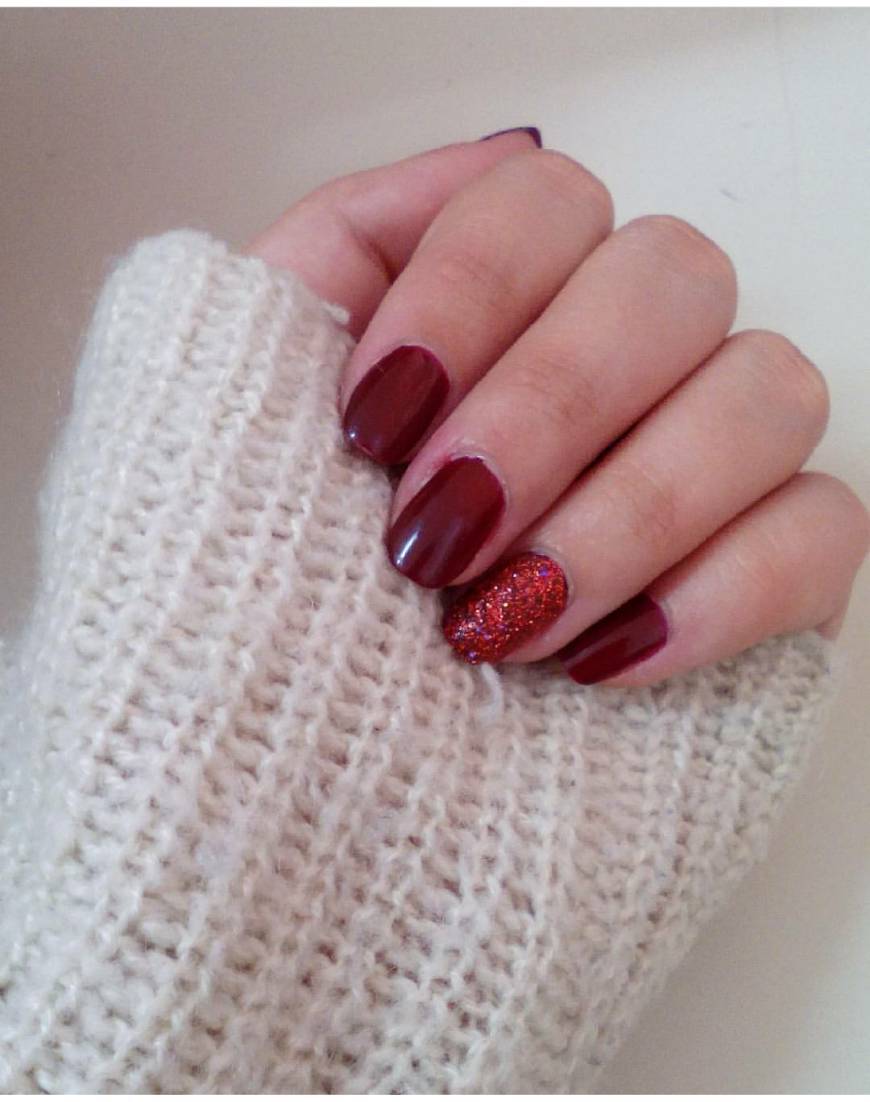 Moda Red nails